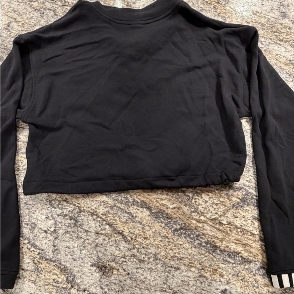 Elegant Black Long Sleeve Crop Top